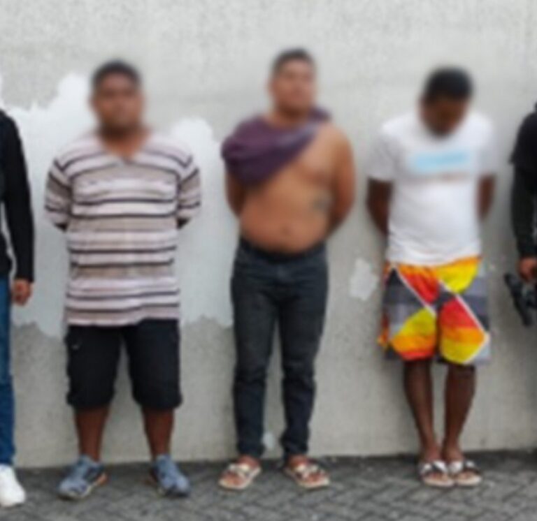 Policía aprehendió a tres presuntos extorsionadores en Guayas