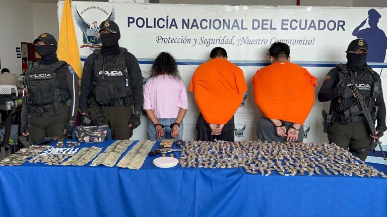 Allanamientos en Durán permiten la aprehensión de tres sujetos en posesión de armas de fuego y sustancias ilícitas