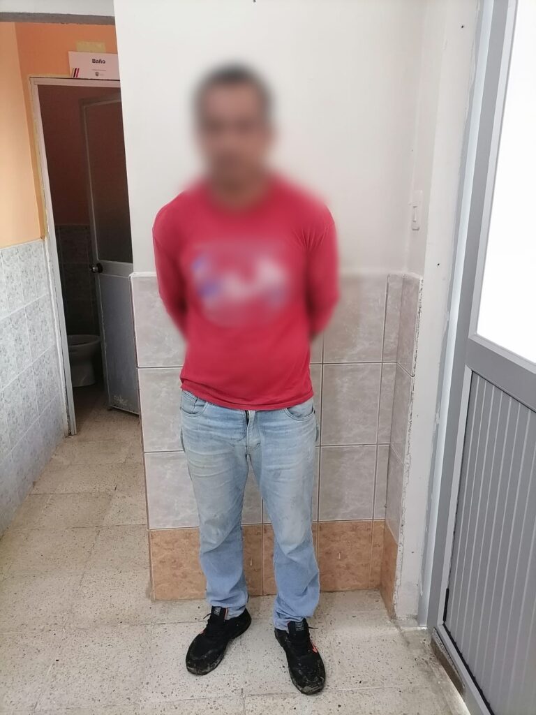 Un antisocial que transportaba 366 bloques de droga fue capturado en Esmeraldas