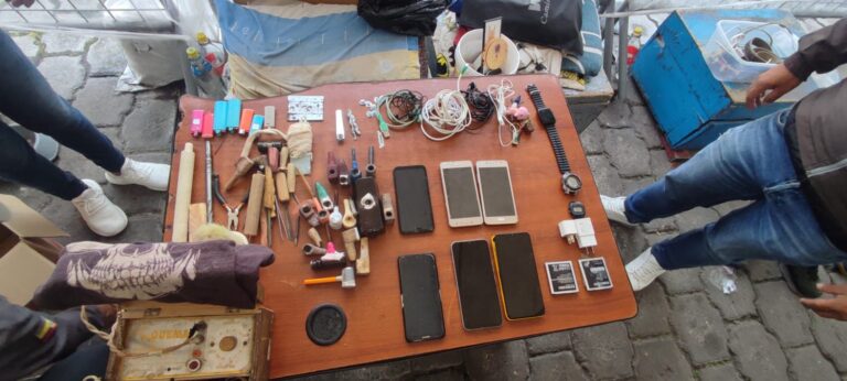 Policías realizan requisa en centro carcelario de Ibarra