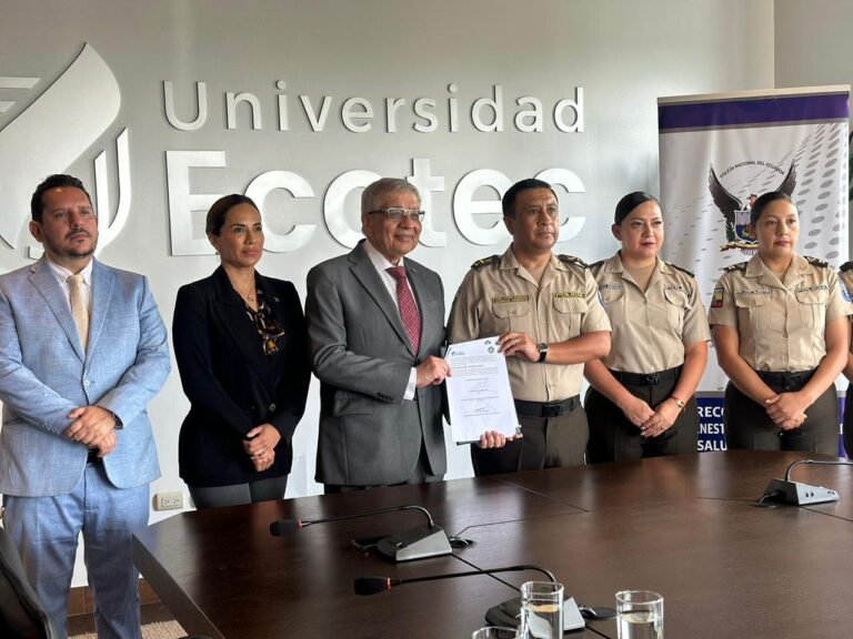 Policía Nacional firma convenio educativo con la Ecotec