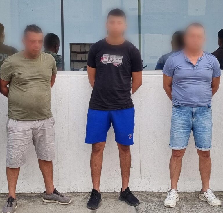 Policía  aprehendió presuntos extorsionadores en Manta