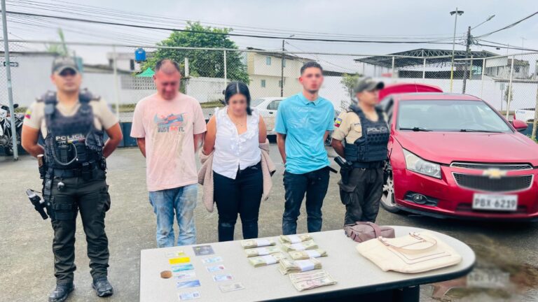 Policía aprehendió a tres ciudadanos por el delito de robo a personas bajo la modalidad sacapintas