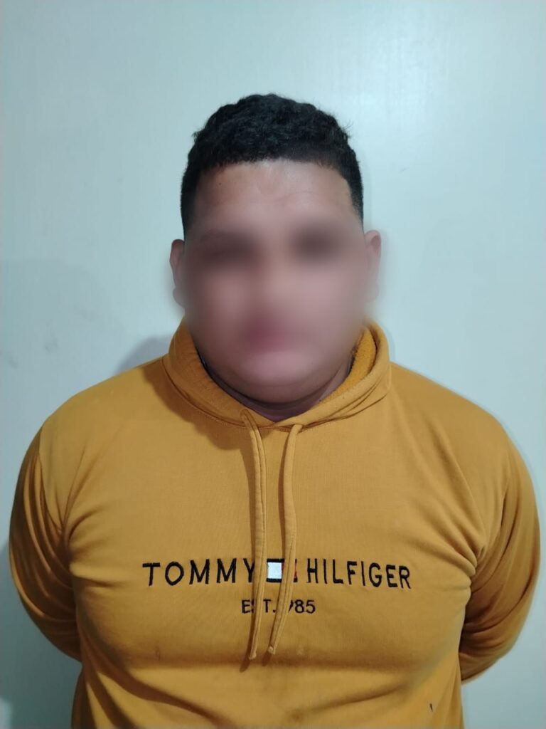 Policía aprehendió a un individuo por tenencia y porte ilegal de armas en Manabí