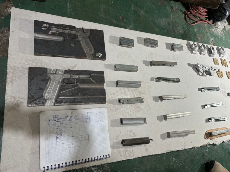 Policía desmantela taller ilegal de fabricación de armas en Guayaquil