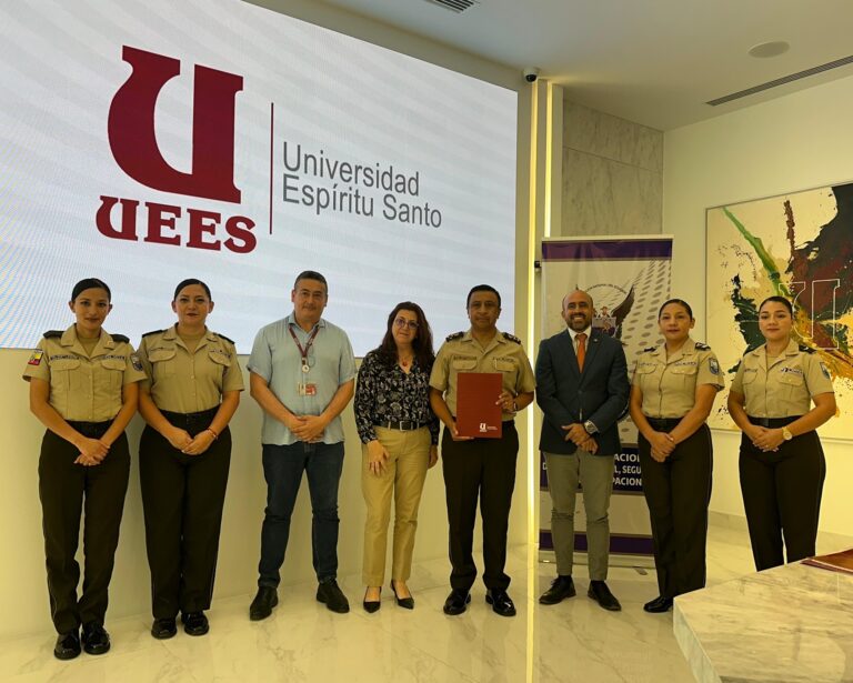 Policía Nacional firma convenio educativo con la UESS