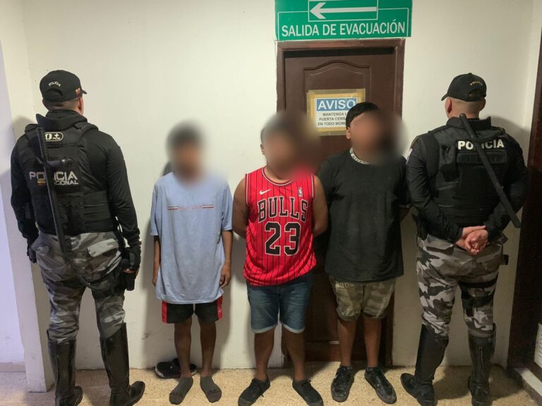 Policía aprehende a tres sujetos presuntos integrantes de un GAO