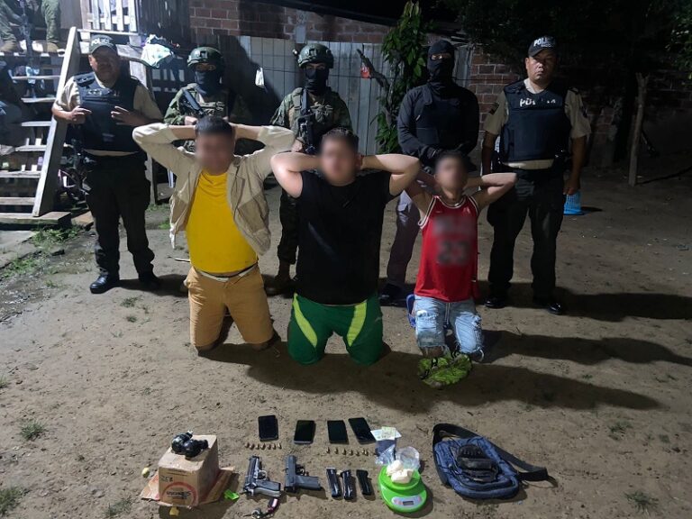 Tres aprehendidos con armas de fuego, granadas de mano y droga en Canuto