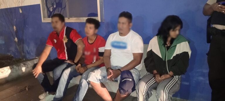 Policía desarticula banda dedicada al robo de vehículos en Guayaquil