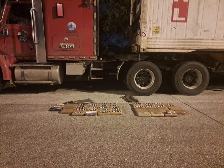 «Bloque de Seguridad» incauta cargamento de droga tras enfrentamiento armado en Guayaquil