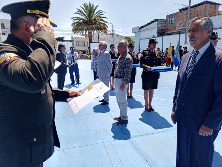 Policías en servicio pasivo recibieron reconocimiento institucional