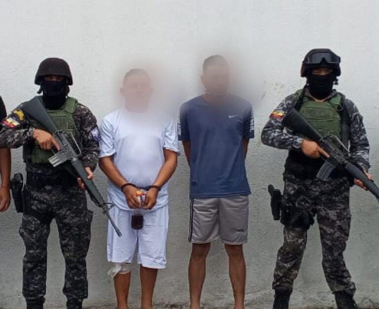 Policía libera a cuatro víctimas de secuestro y captura a dos presuntos secuestradores en Los Ríos
