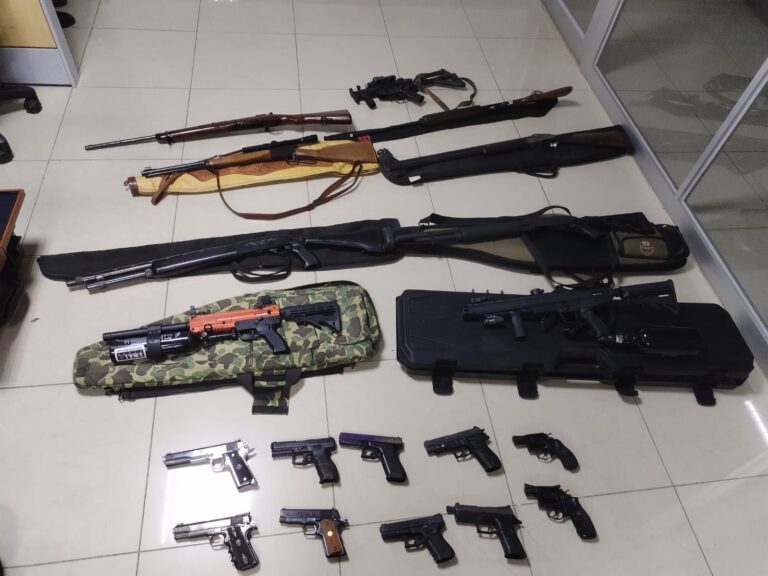 Policía Nacional decomisa armas de fuego en urbanización de Ceibos