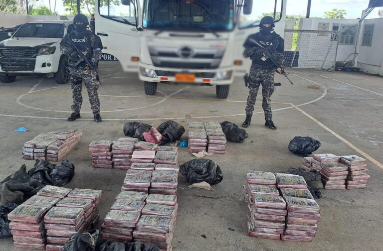 Policía retira del mercado 9´651.500 dosis de cocaína en Pastaza