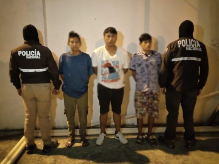 Policía aprehende a tres extorsionadores en Santa Elena