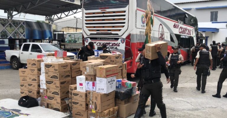 Policía decomisa mercancía de contrabando en Guayaquil