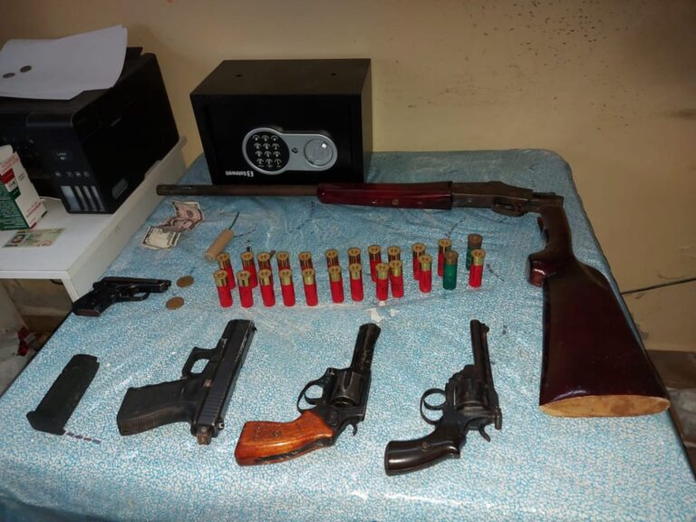 Operativo policial permitió la aprehensión de dos presuntos integrantes del GAO “Los Choneros”