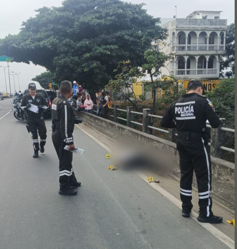 Policía neutraliza a presunto asaltante en un autobús en Guayaquil