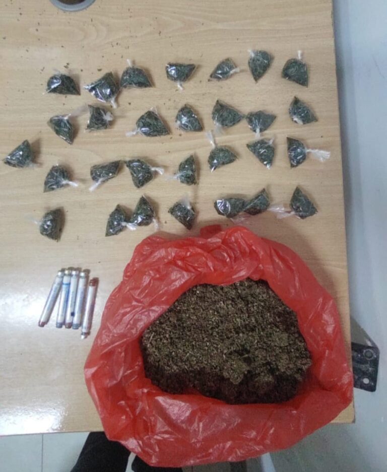 Un aprehendido y droga decomisada en operación contra el micro tráfico en Chone