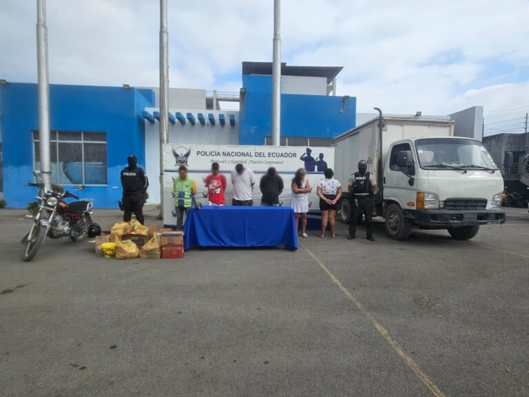 Policía liberó en flagrancia a dos trabajadores que habían sido secuestrados en Durán