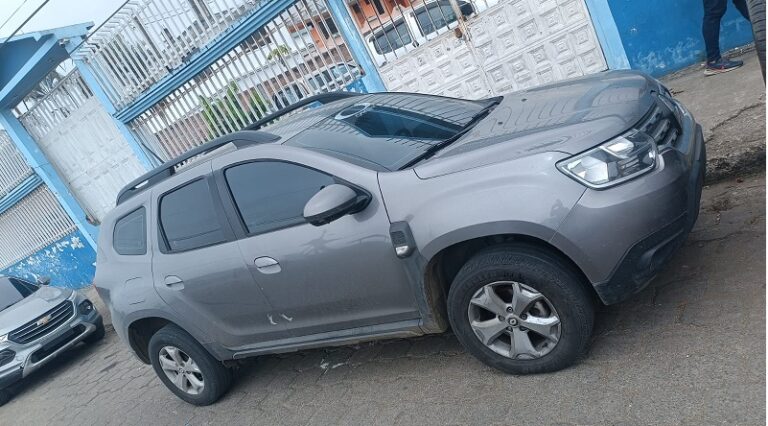 Policía recupera vehículo en Pedernales