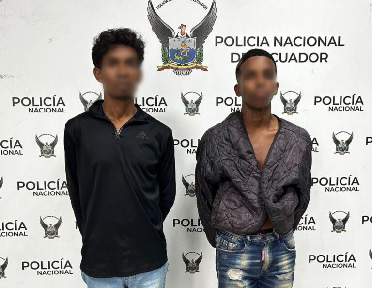 Dos sujetos implicados en el delito de extorsión, fueron capturados por la Policía Nacional en Esmeraldas