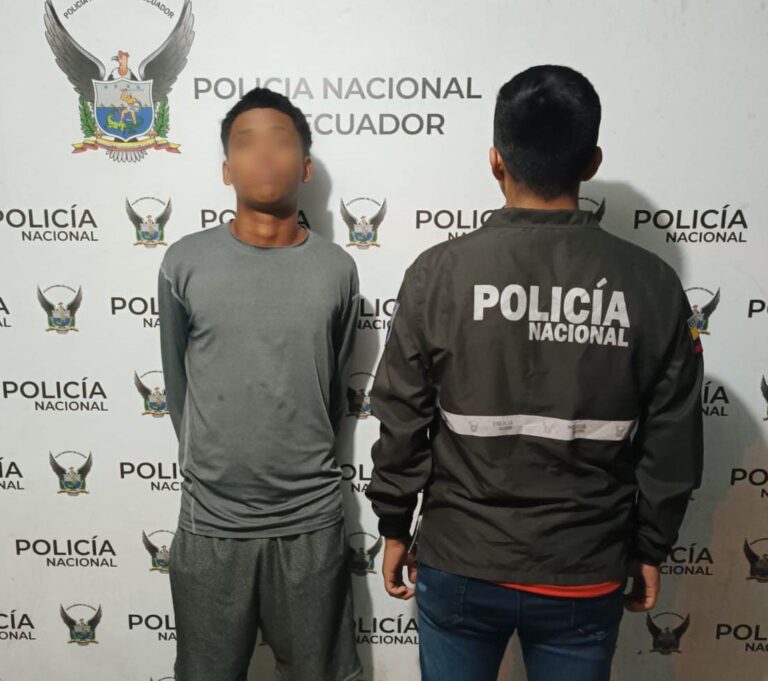 Policía recupera motocicleta reportada como robada en Atacames