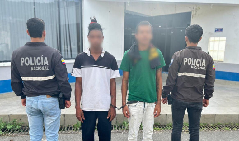 En Esmeraldas Policía captura a dos ciudadanos con boleta de captura por el delito de asesinato