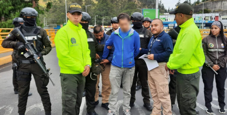 Policía captura y entrega a las autoridades de Colombia a presunto integrante de una organización narcodelictiva