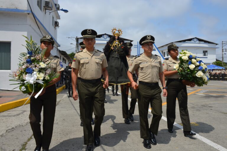 La Policía celebró una misa en honor a su santa patrona la Virgen del Cisne