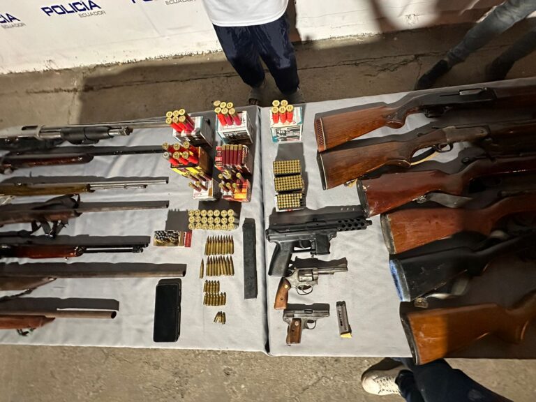 Intervención policial permitió identificar inmueble utilizado para almacenar armas de fuego y municiones en El Oro