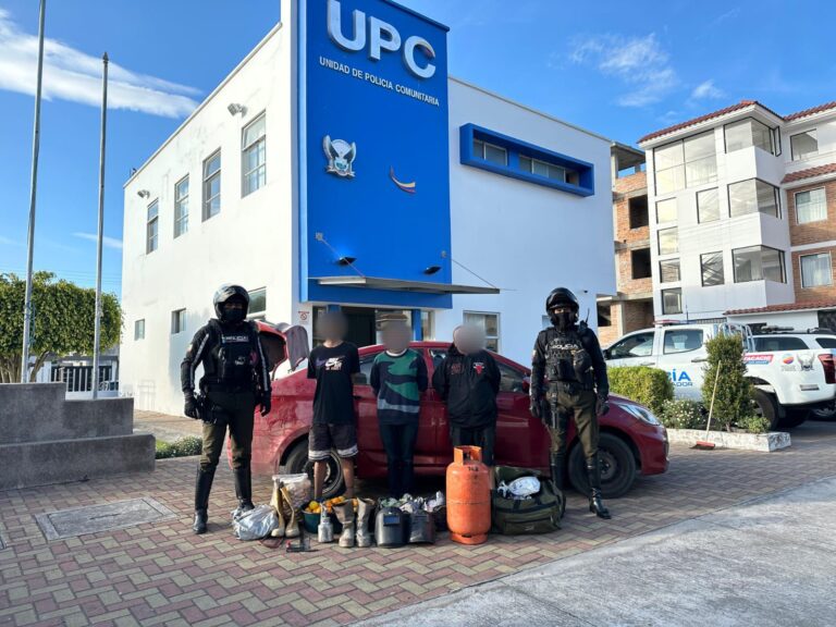 Tres aprehendidos por el presunto delito de hurto en Cotacachi