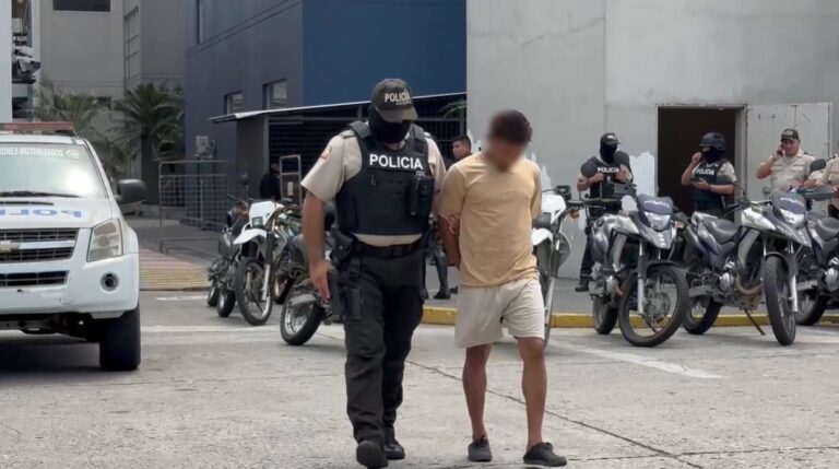 En Guayaquil, un presunto sicario fue aprehendido en una persecución ininterrumpida