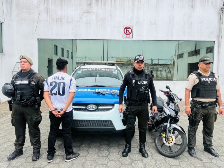 Policía capturó a sospechoso armado y recupera motocicleta robada
