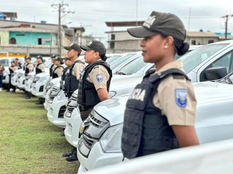 Entrega de vehículos por parte del Gobierno Nacional a la Policía