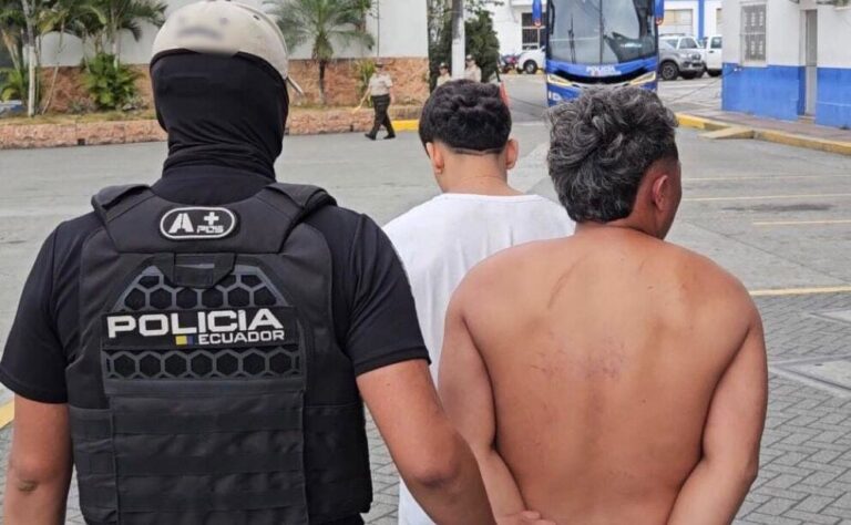 Allanamientos en Nueva Prosperina permiten aprehender a dos presuntos extorsionadores