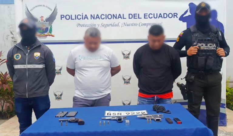 Dos sujetos armados fueron aprehendidos tras operativo policial en Guayaquil