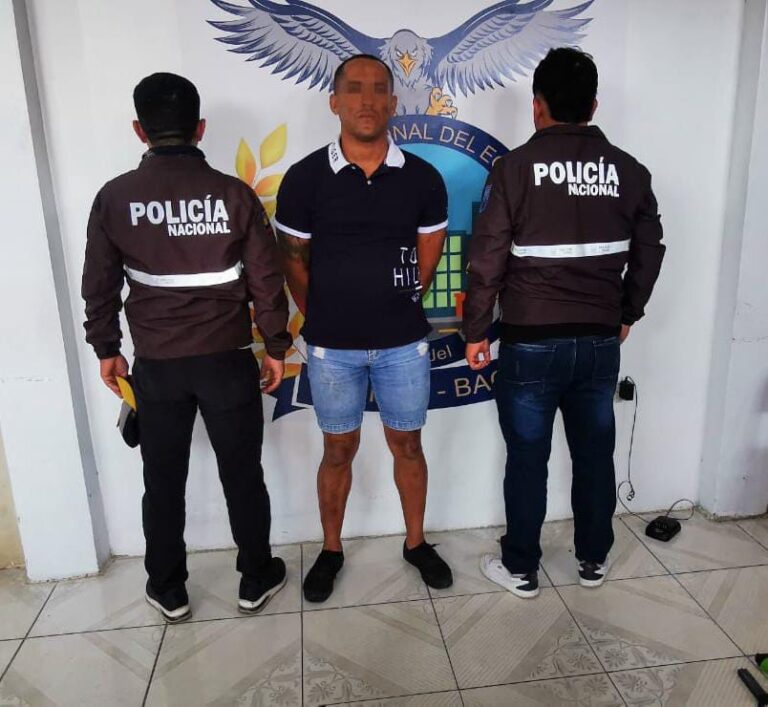Hombre capturado en flagrancia tras el por robo de una farmacia en Machala