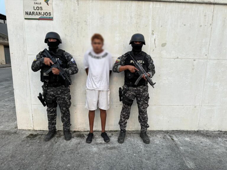 Operativos antidrogas en Santo Domingo de los Tsáchilas resultan en la captura de tres presuntos microtraficantes