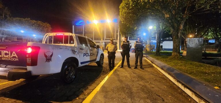 La Policía Nacional del Ecuador refuerza la seguridad ante apagones nocturnos
