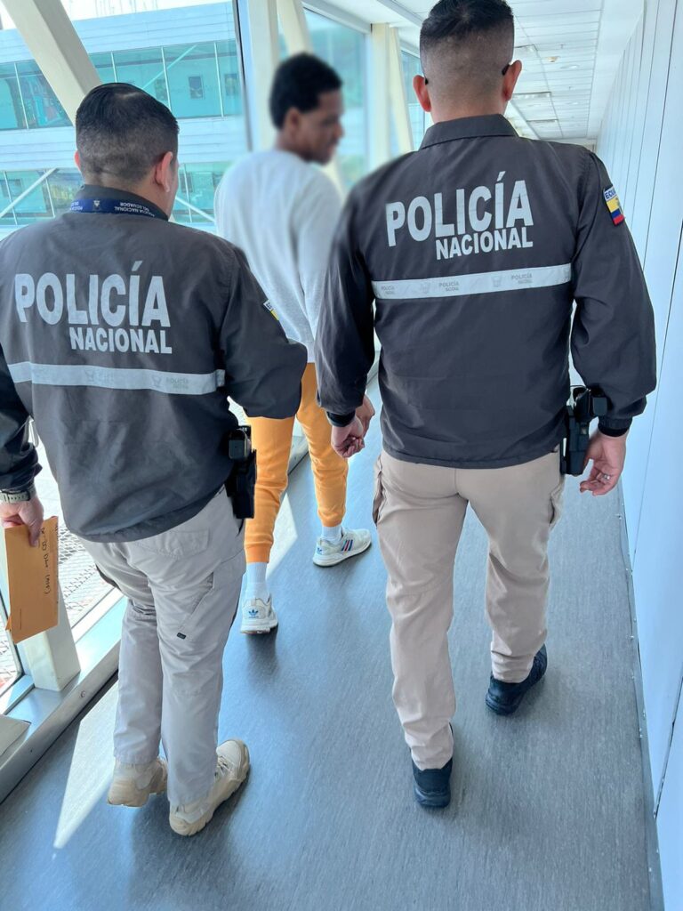 Implicado en homicidio es deportado desde los Estados Unidos