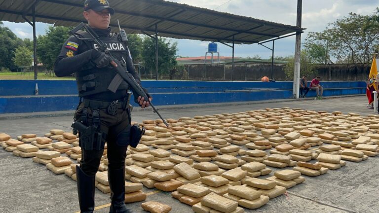 Es Esmeraldas, más de media tonelada de droga incautada y dos aprehendidos por este delito