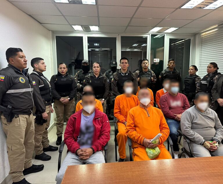Policía realizó la repatriación pasiva de 8 ciudadanos extranjeros a Colombia