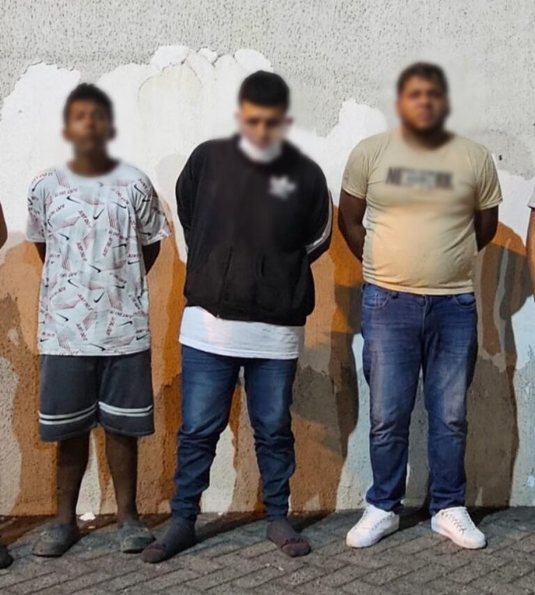 Policía capturó a tres presuntos extorsionadores en Guayaquil