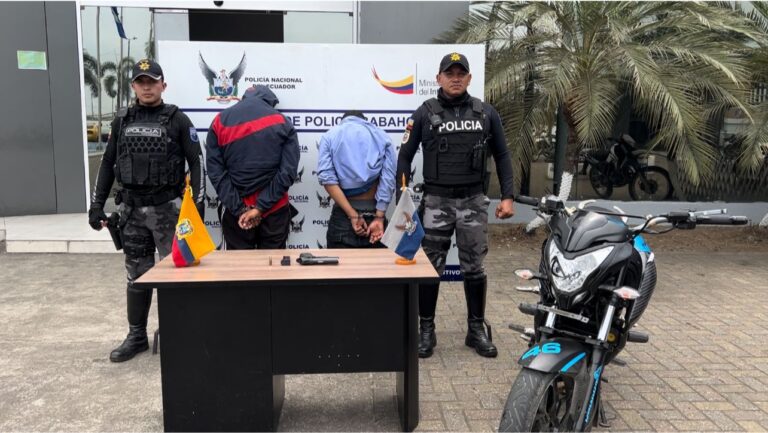 Policía aprehendió a dos adolescentes por el delito de porte de arma de fuego en Babahoyo