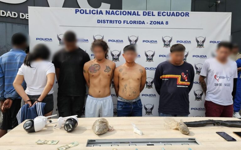 Policía aprehende a nueve personas tras allanamientos en Nueva Prosperina