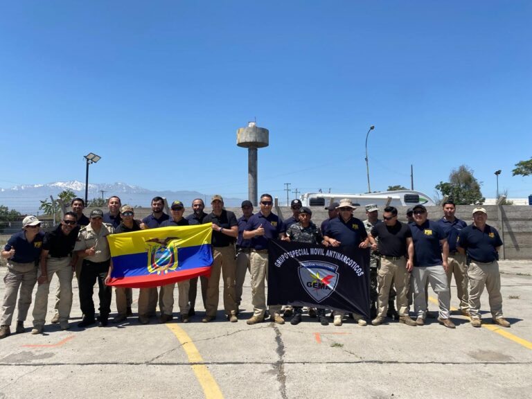 Servidores policiales se capacitaron en conducción avanzada para actuar en casos de emergencia
