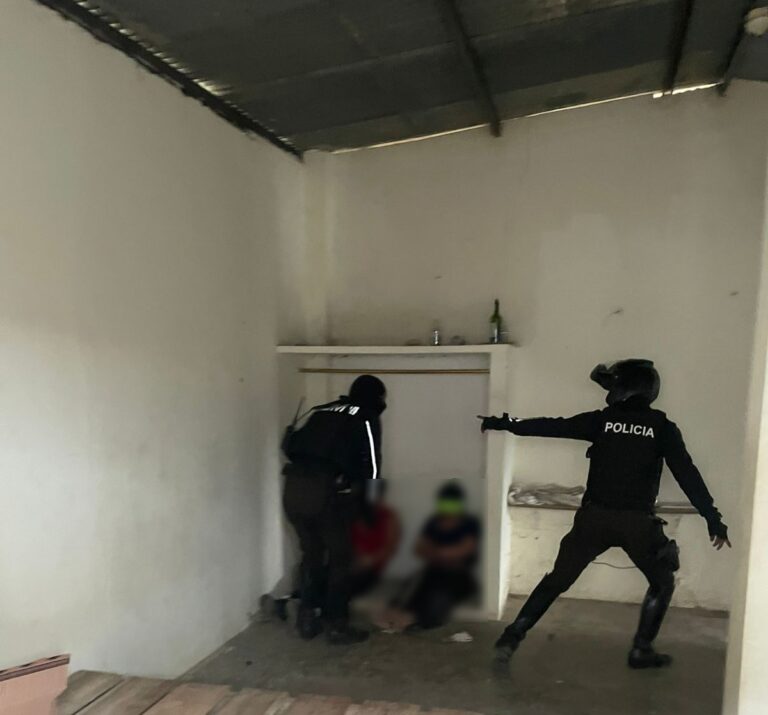Policía libera pareja de comerciantes que había sido secuestrada en Guayaquil