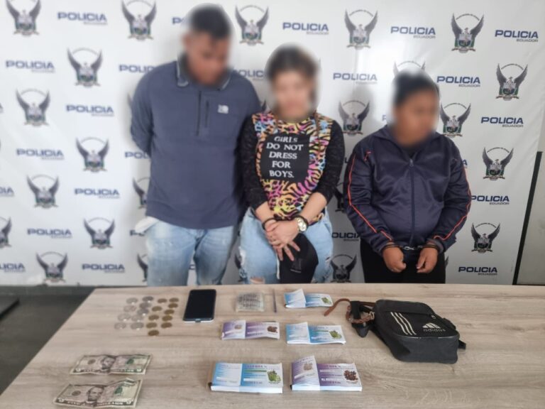 Policía desarticula presunta banda de vacunadores en Guayaquil 