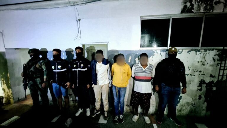 Tres capturados con varias armas de fuego dejó operativo policial en Guayas